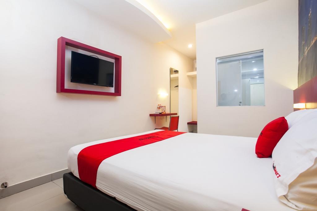 Hotel Reddoorz Near Hawaii Water Park Malang Exterior foto