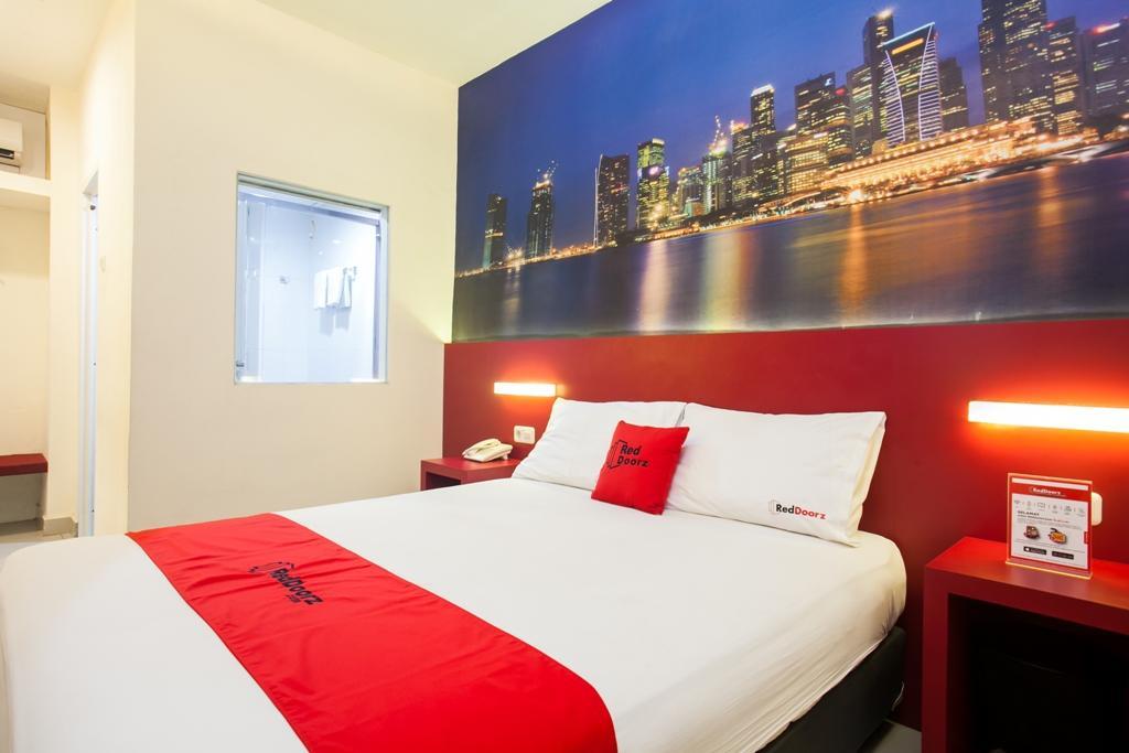 Hotel Reddoorz Near Hawaii Water Park Malang Exterior foto
