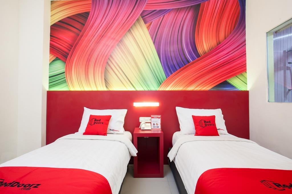 Hotel Reddoorz Near Hawaii Water Park Malang Exterior foto